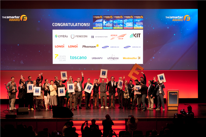 Am Abend vor dem Messestart wurden die Sieger des renommierte The smarter E AWARD feierlich bekanntgegeben. © Solar Promotion GmbH